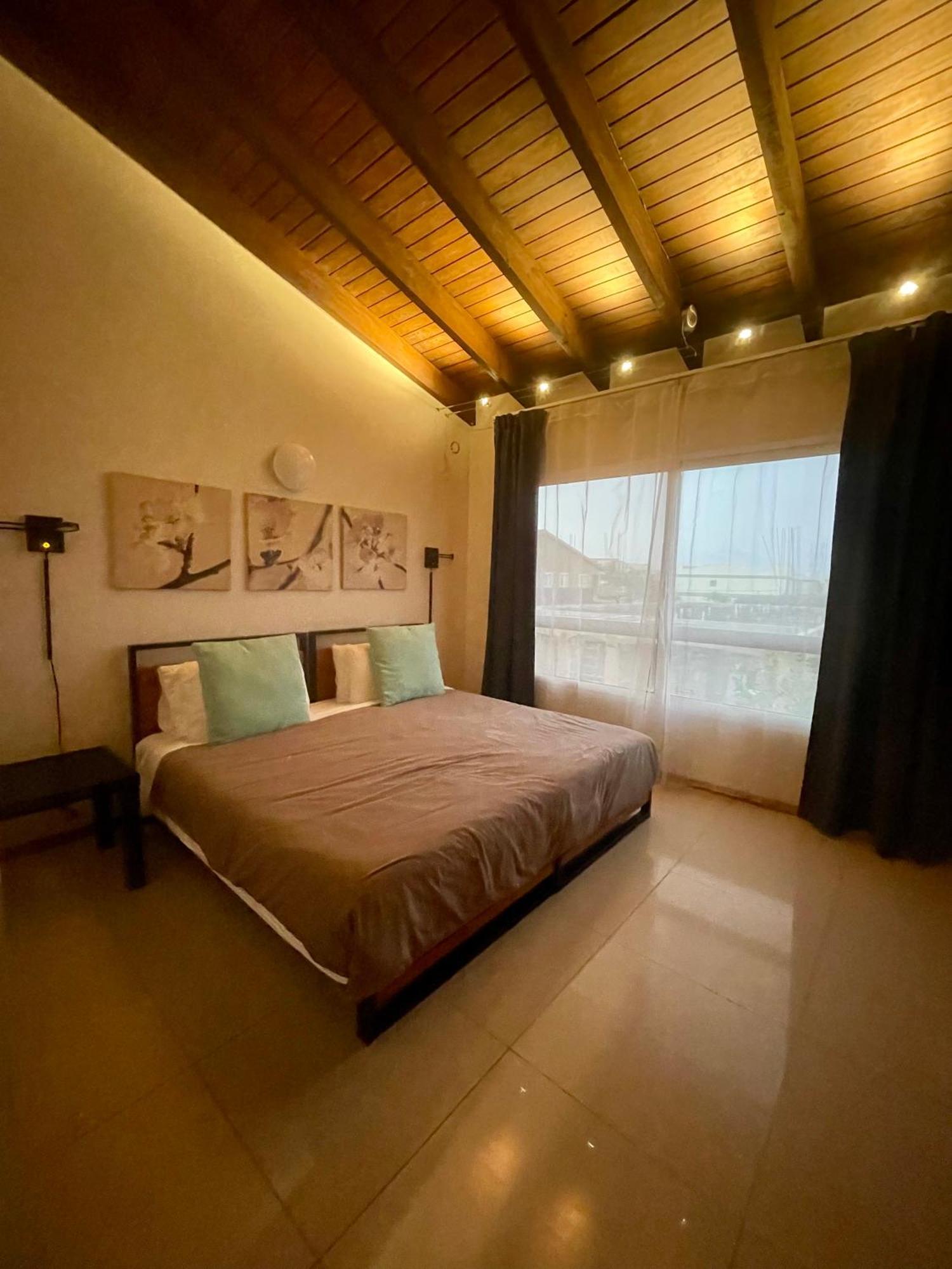 Eagle Beach Steps Away Home شاطئ بالم المظهر الخارجي الصورة